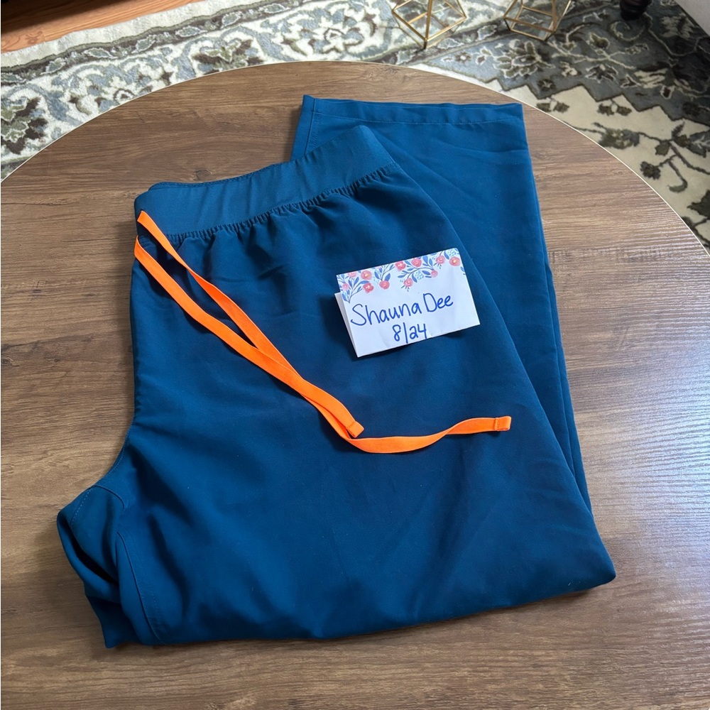 Women’s Fig Scrub Pants